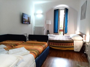  Room Inn  Милан